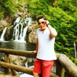 Meet your Posher, Navid